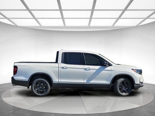 Platinum White Pearl 2026 Honda Ridgeline Black Edition