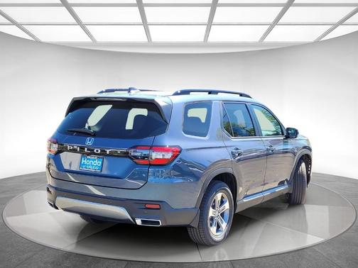 Smoke 2026 Honda Pilot EX-L