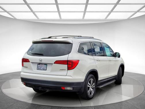 White Diamond Pearl 2018 Honda Pilot EX-L