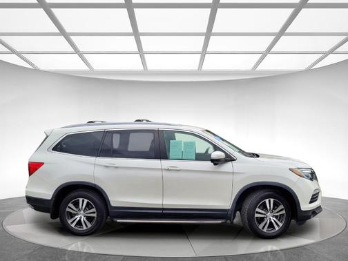 White Diamond Pearl 2018 Honda Pilot EX-L