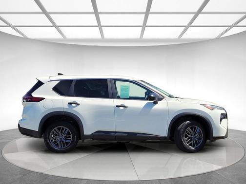 Glacier White 2024 Nissan Rogue S
