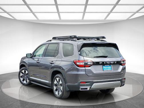 Modern Steel Metallic 2026 Honda Pilot Elite