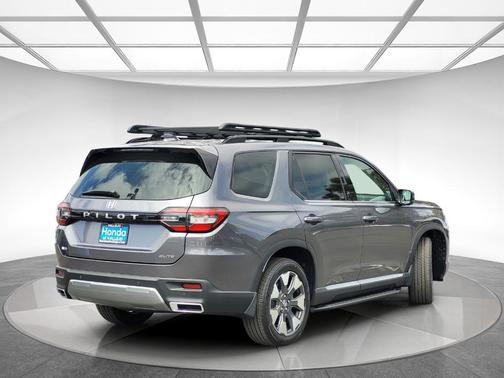 Modern Steel Metallic 2026 Honda Pilot Elite