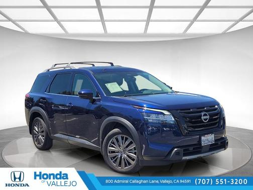 Deep Ocean Blue 2023 Nissan Pathfinder SL