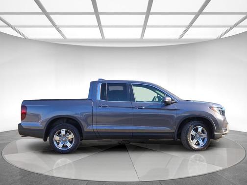 Modern Steel Metallic 2026 Honda Ridgeline RTL