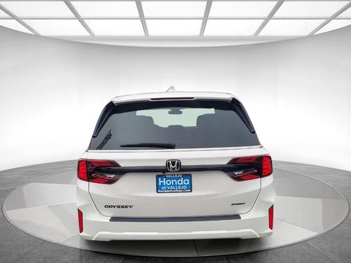 Platinum White Pearl 2026 Honda Odyssey Sport-L