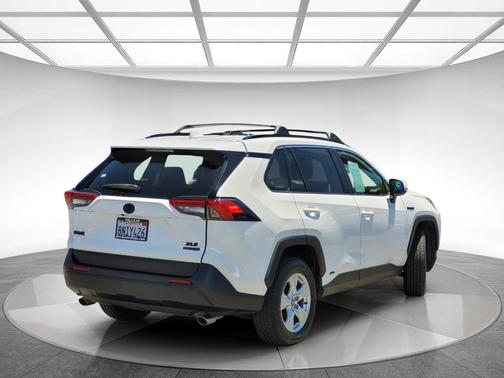 Super White 2020 Toyota RAV4 Hybrid XLE