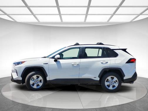 Super White 2020 Toyota RAV4 Hybrid XLE
