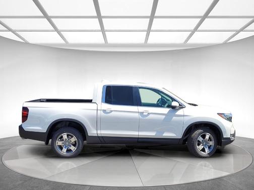 Platinum White Pearl 2026 Honda Ridgeline RTL