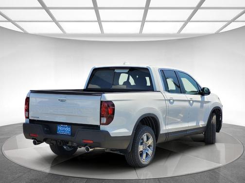 Platinum White Pearl 2026 Honda Ridgeline RTL
