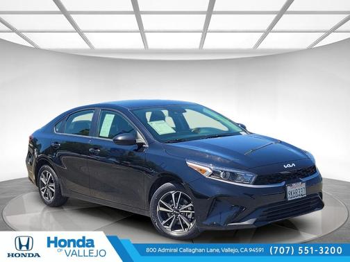 Aurora Black Pearl 2024 Kia Forte LXS