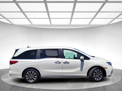 Platinum White Pearl 2024 Honda Odyssey EX-L