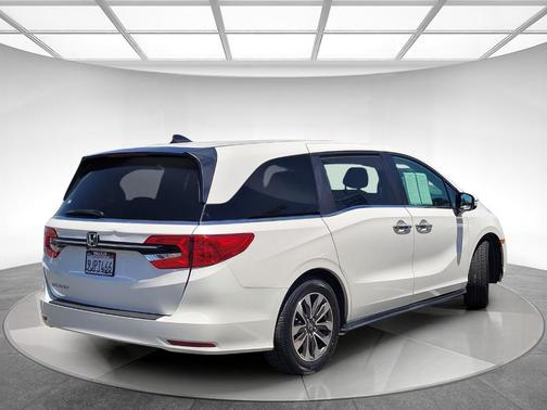 Platinum White Pearl 2024 Honda Odyssey EX-L