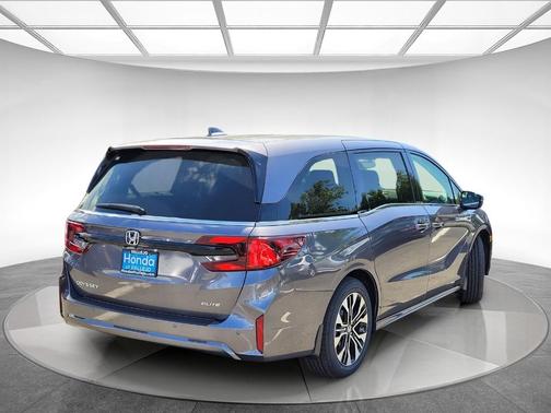 Modern Steel Metallic 2026 Honda Odyssey Elite