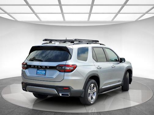Solar Silver Metallic 2026 Honda Pilot EX-L