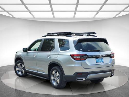 Solar Silver Metallic 2026 Honda Pilot EX-L