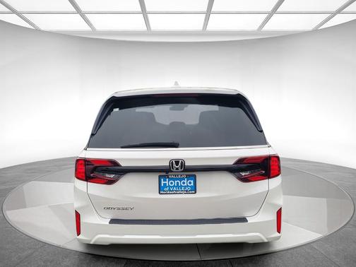 Platinum White Pearl 2026 Honda Odyssey EX-L
