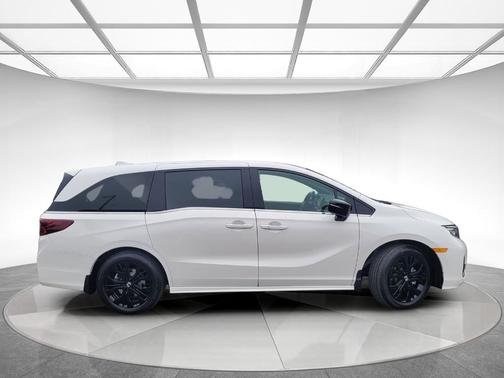Platinum White Pearl 2026 Honda Odyssey Sport-L