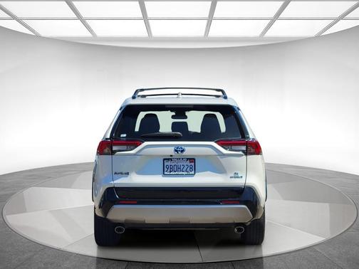 2022 Toyota RAV4 Hybrid SE