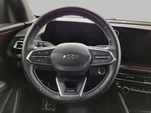 Sterling Grey Metallic 2025 Chevrolet Traverse Z71