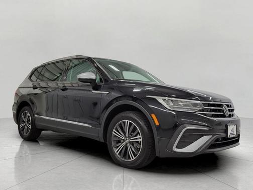 Deep Black Pearl 2024 Volkswagen Tiguan 2.0T Wolfsburg Edition