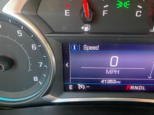 Photo 2 of 19 of 2019 Chevrolet Equinox 1LT