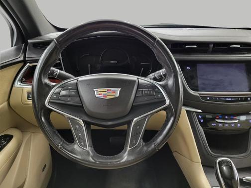 2019 Cadillac XT5 Premium Luxury