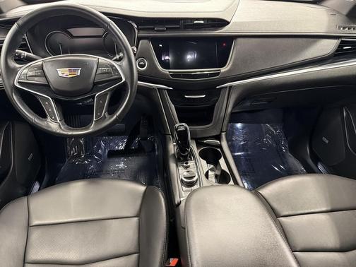 Crystal White Tricoat 2024 Cadillac XT5 Premium Luxury
