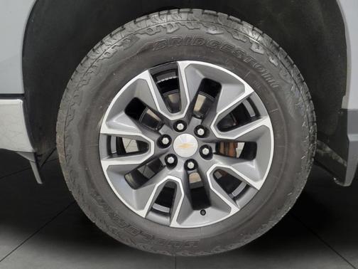 Slate Gray Metallic 2024 Chevrolet Silverado 1500 LT