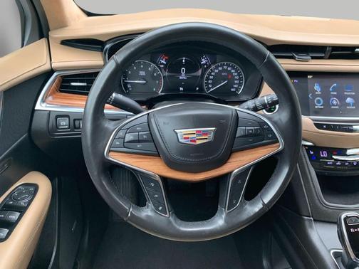 2018 Cadillac XT5 Platinum