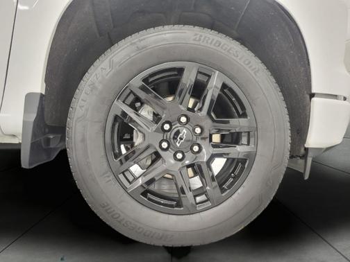 Summit White 2025 Chevrolet Silverado 1500 RST