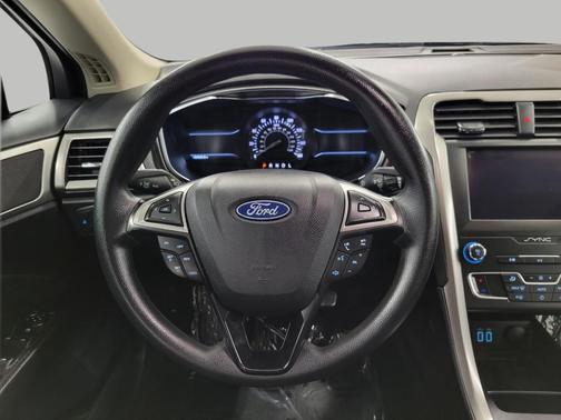 ICONIC SILVER 2020 Ford Fusion SE