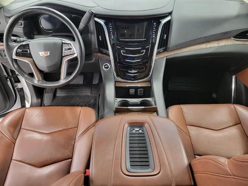 2018 Cadillac Escalade Luxury