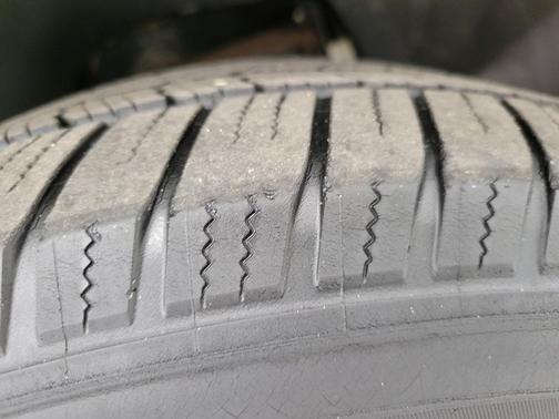 INGOT SILVER METALLIC 2015 Lincoln Navigator Base