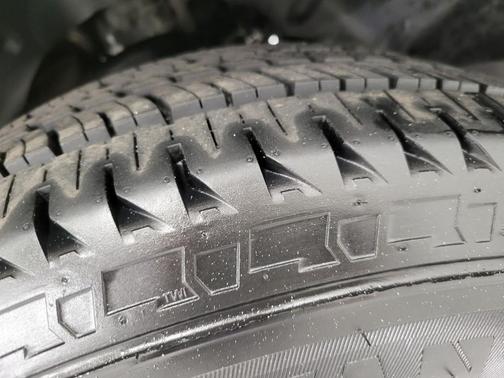 Diamond Black Crystal Pearlcoat 2022 RAM 1500 Big Horn/Lone Star