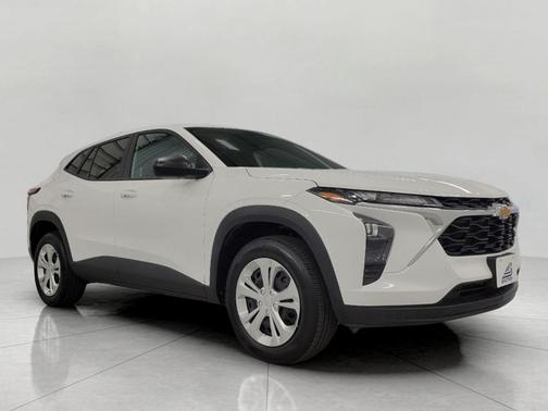 Summit White 2025 Chevrolet Trax LS