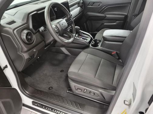 Summit White 2023 Chevrolet Colorado Trail Boss