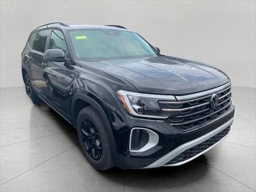 2024 Volkswagen Atlas 2.0T SE w/Technology 4MOTION