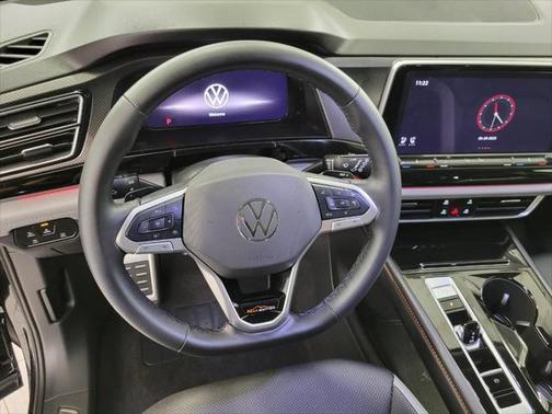 2024 Volkswagen Atlas 2.0T SE w/Technology 4MOTION