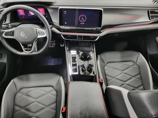 2024 Volkswagen Atlas 2.0T SE w/Technology 4MOTION