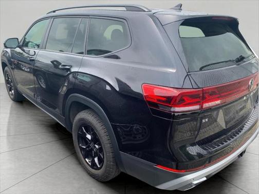 2024 Volkswagen Atlas 2.0T SE w/Technology 4MOTION