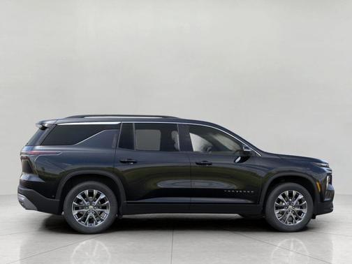 Mosaic Black Metallic 2026 Chevrolet Traverse LT