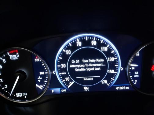Photo 2 of 25 of 2020 Buick Enclave Avenir