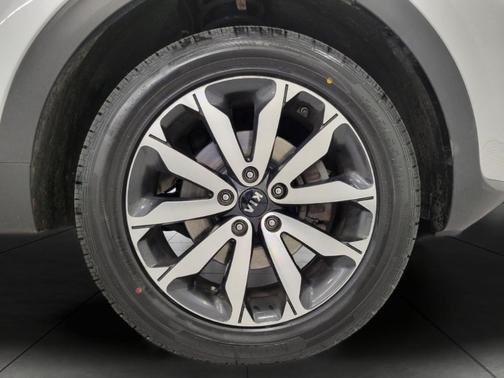 Sparkling Silver 2019 Kia Sportage EX