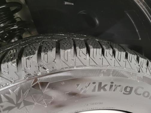 2024 Volkswagen Atlas Cross Sport 2.0T SE