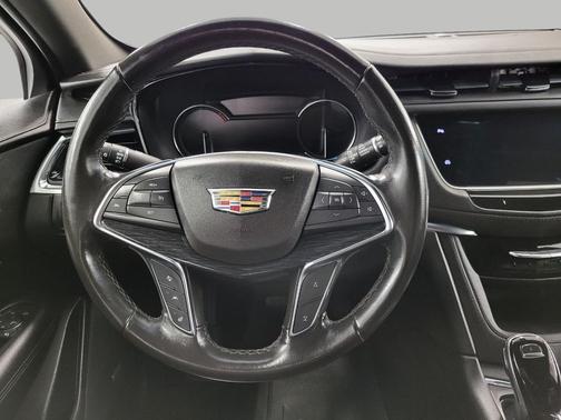 2020 Cadillac XT5 Premium Luxury