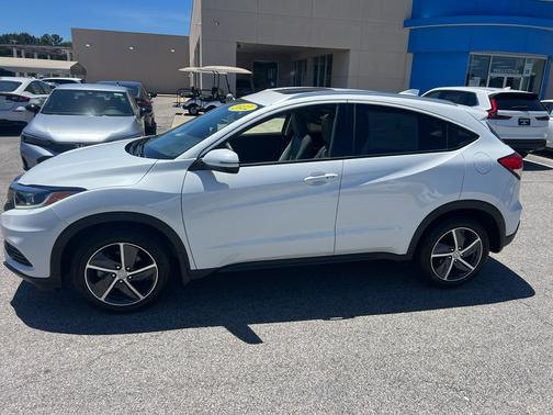 Platinum White Pearl 2022 Honda HR-V