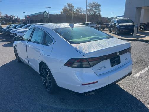 2024 Honda Accord Hybrid 