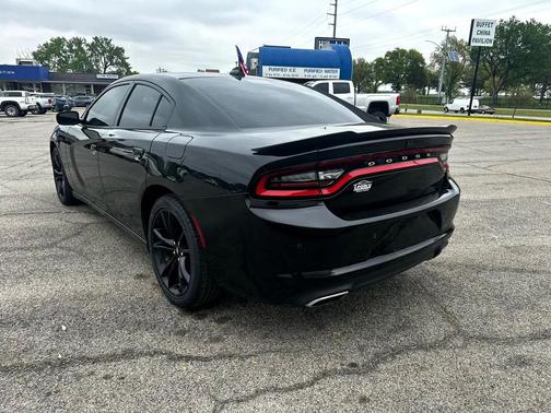 2017 Dodge Charger SXT