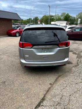 2020 Chrysler Pacifica Touring L